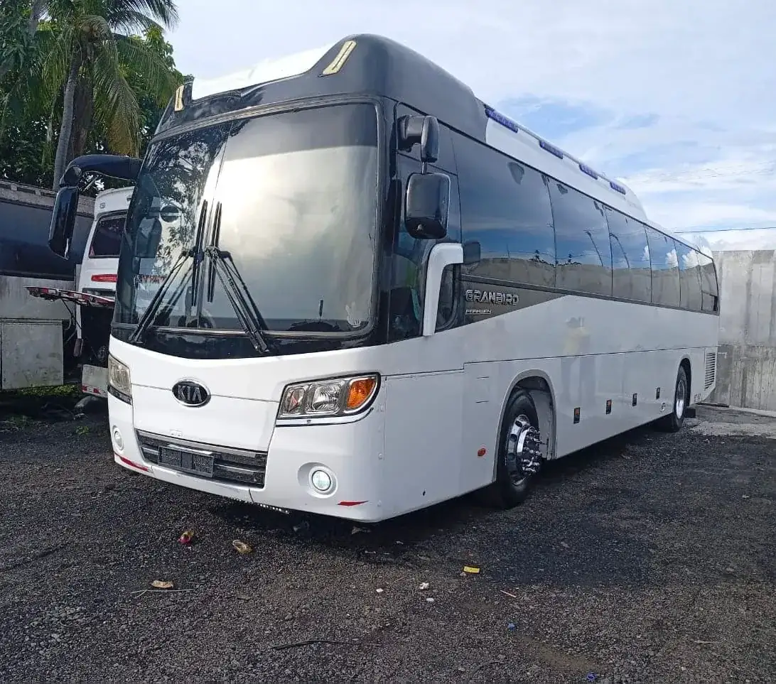 Bus turístico de Apa Tours para grupos en Costa Rica